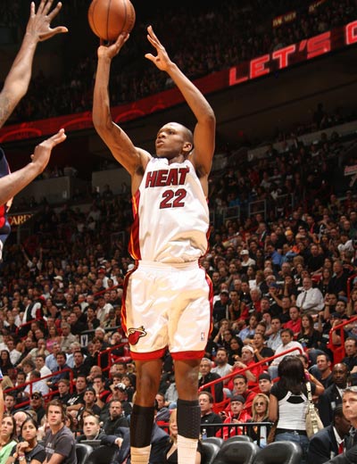 首轮失利 首轮失利