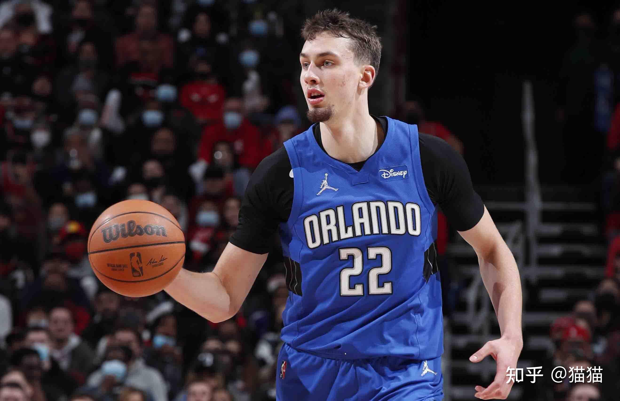 张雨霏化身水下“蝶泳美人鱼”，王冰冰的安排绝了，画面太美好.